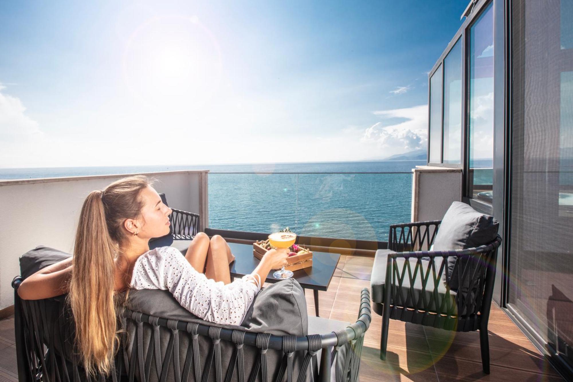 Charisma De Luxe Hotel Kusadasi Bagian luar foto