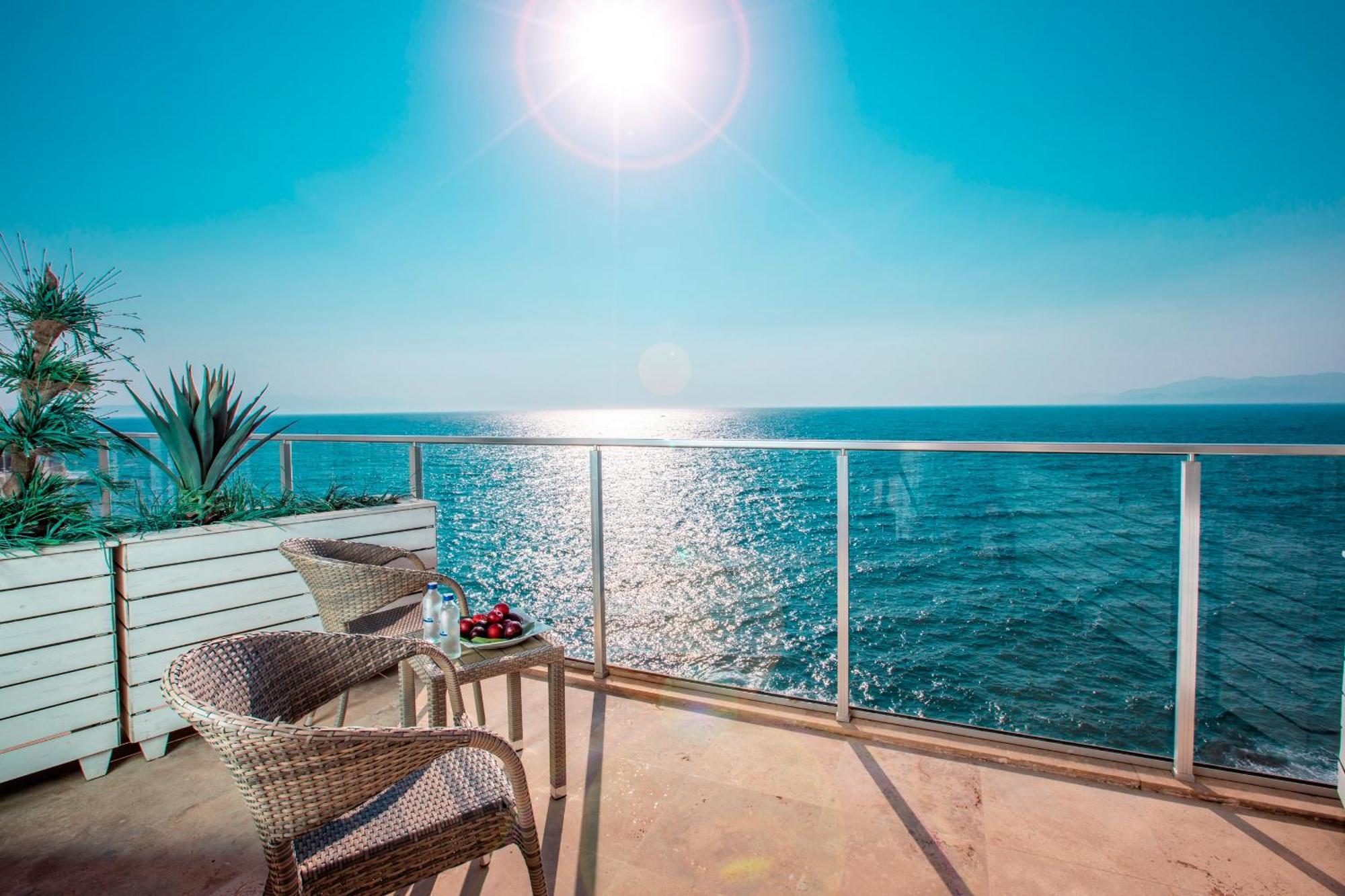Charisma De Luxe Hotel Kusadasi Bagian luar foto