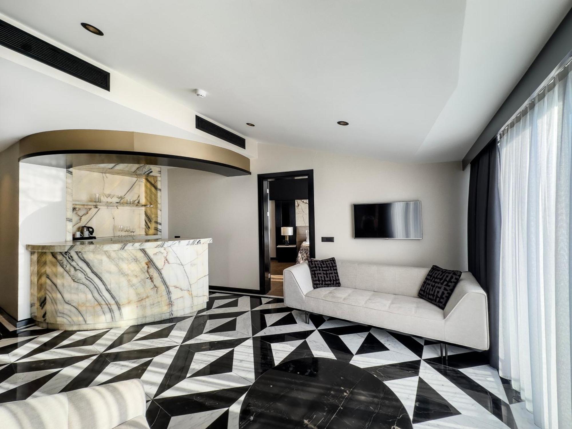 Charisma De Luxe Hotel Kusadasi Bagian luar foto