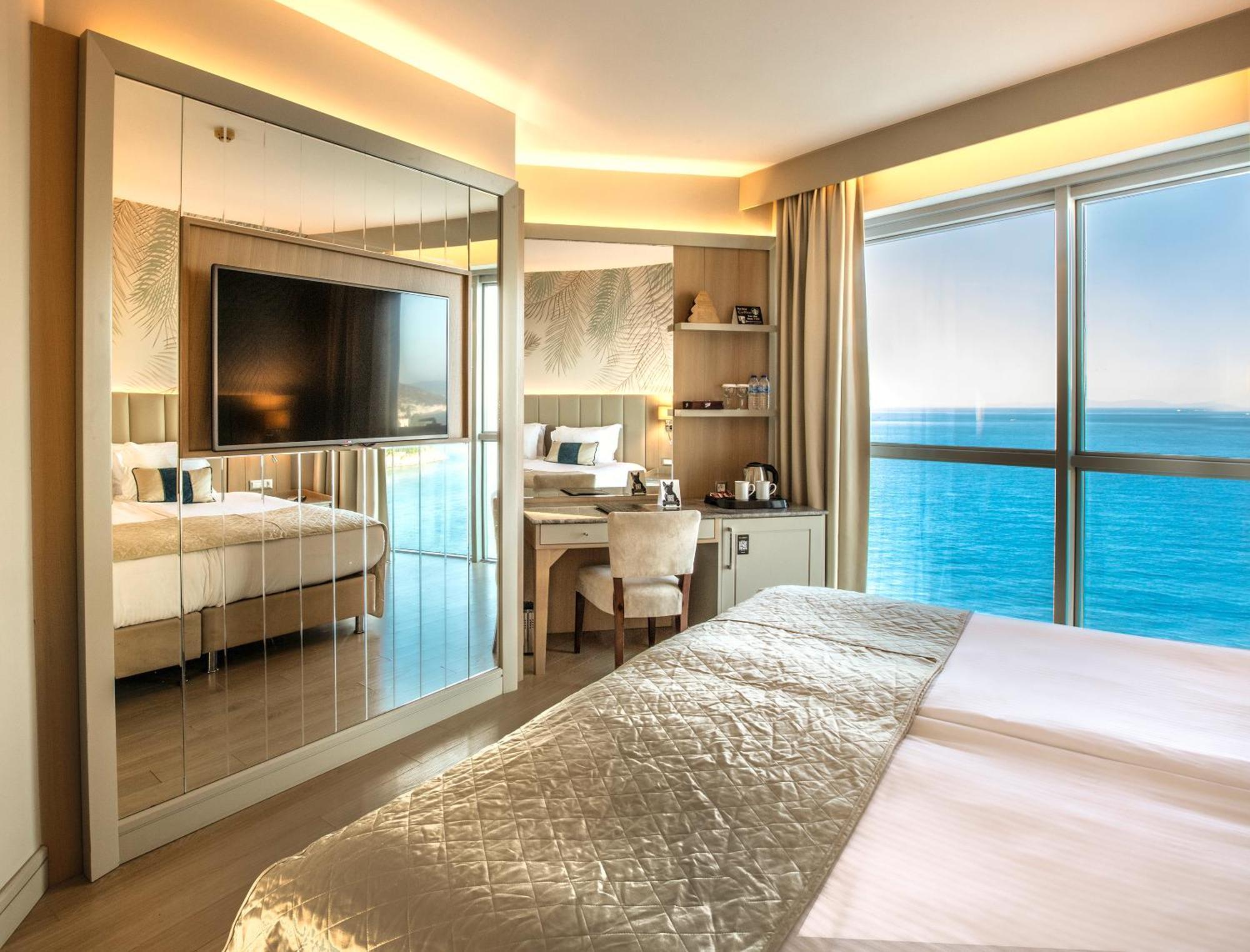 Charisma De Luxe Hotel Kusadasi Bagian luar foto