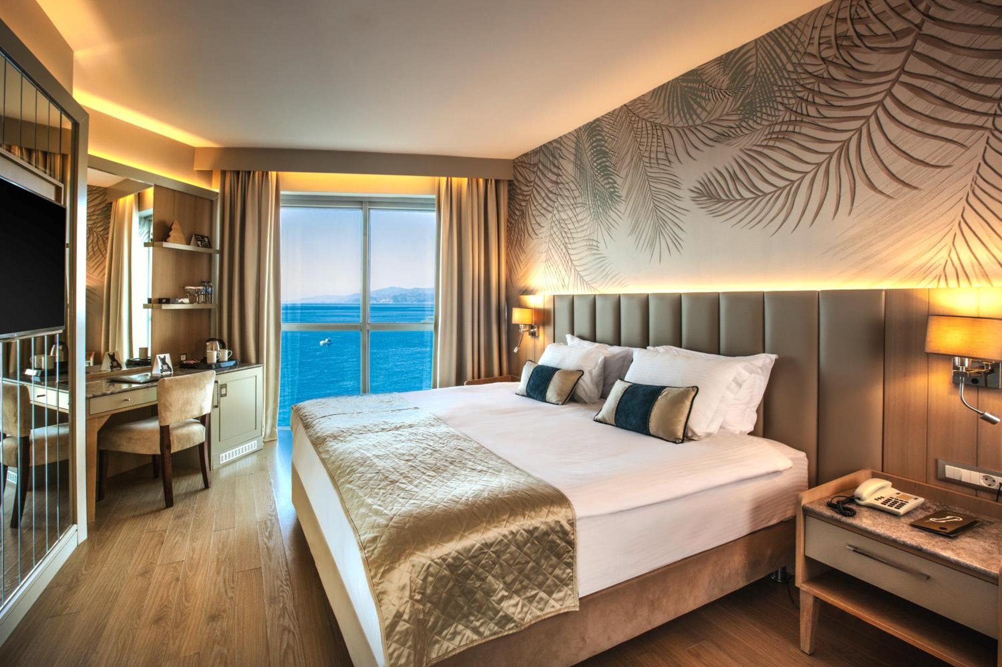 Charisma De Luxe Hotel Kusadasi Bagian luar foto
